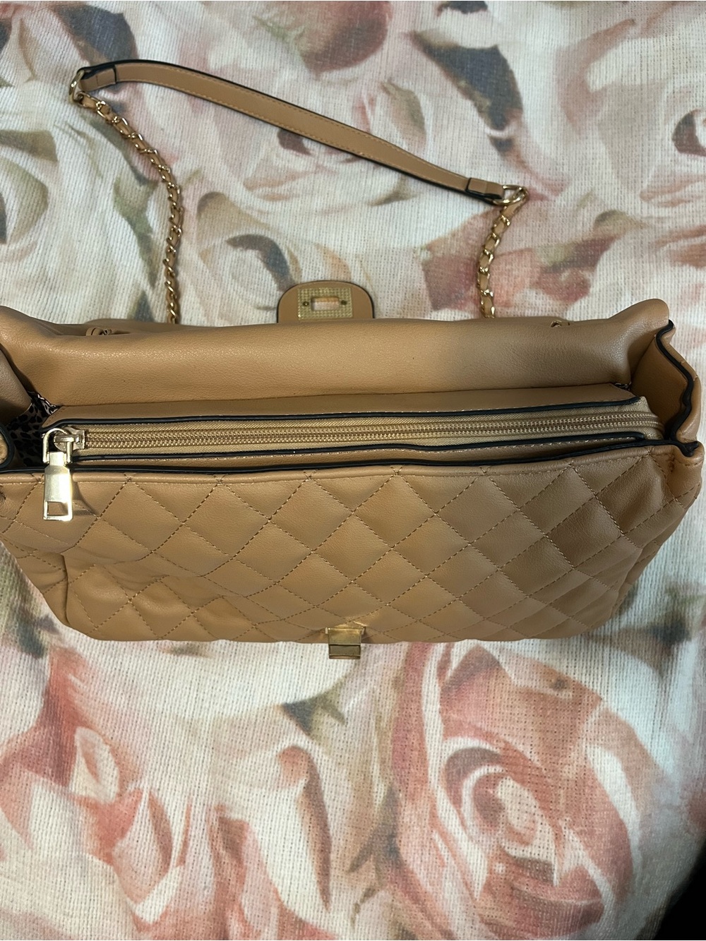 Quilted Shoulder Bag in Beige with Chain Strap - Picture 8 of 11